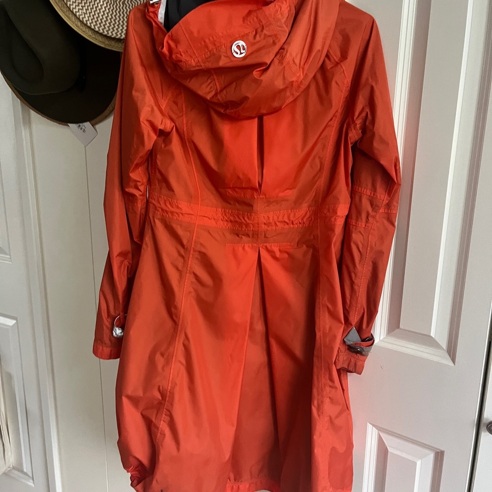 Rare Lululemon Ride on Rain jacket - Picture 3 of 5